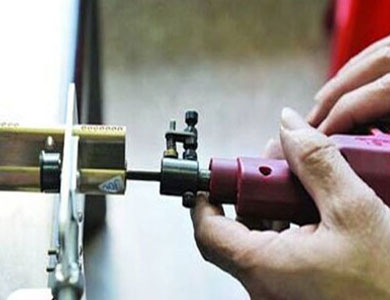 天山24小时上门开锁公司